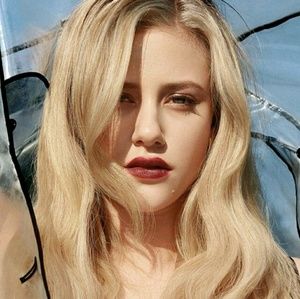 Meet your Posher, Abbie